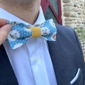 Noeud-papillon motif vintage bleu et jaune