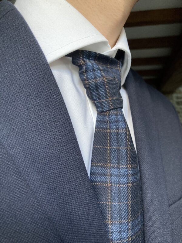 Cravate en laine tartan tons bleus