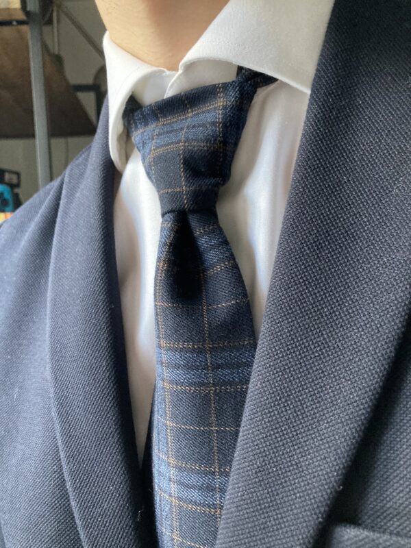 Cravate en laine tartan tons bleus