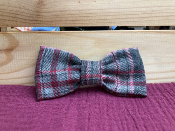 Noeud-papillon laine tartan gris et roses