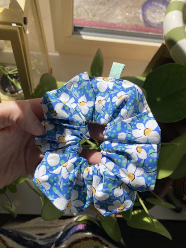 Chouchou bleu paquerette