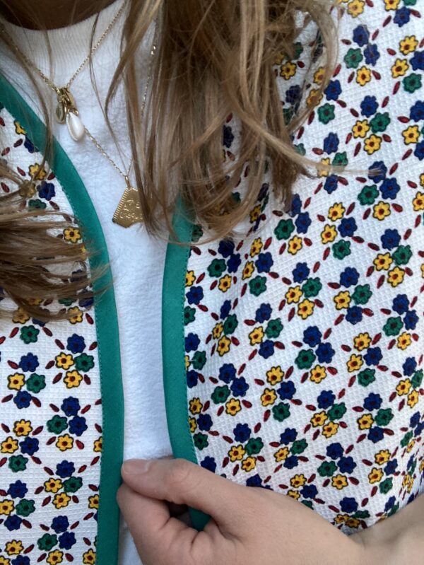 Veste sans manches vintage fleurie – Image 2