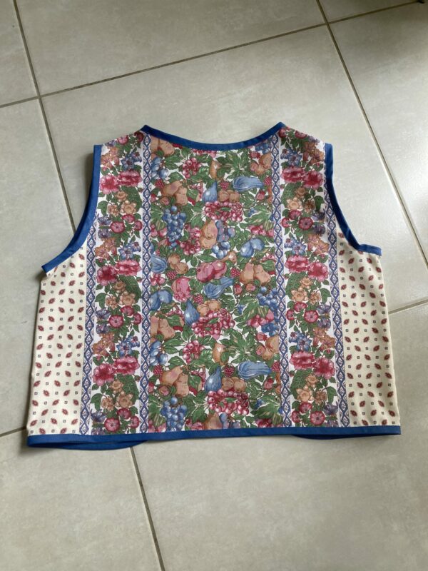 Veste sans manches vintage fleurie & fruits – Image 5
