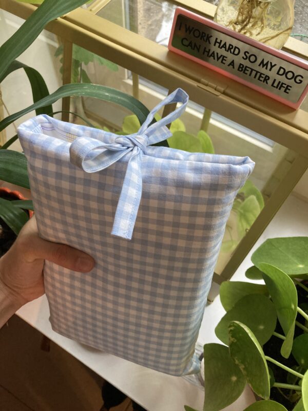 Pochette à livre relié