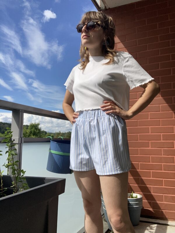 Short rayé bleu