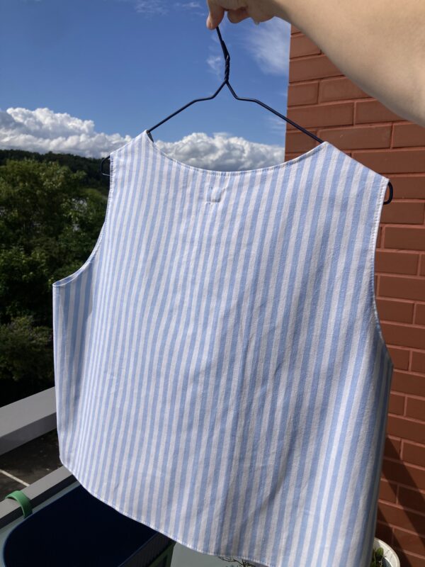 Haut sans manches rayé bleu – Image 2