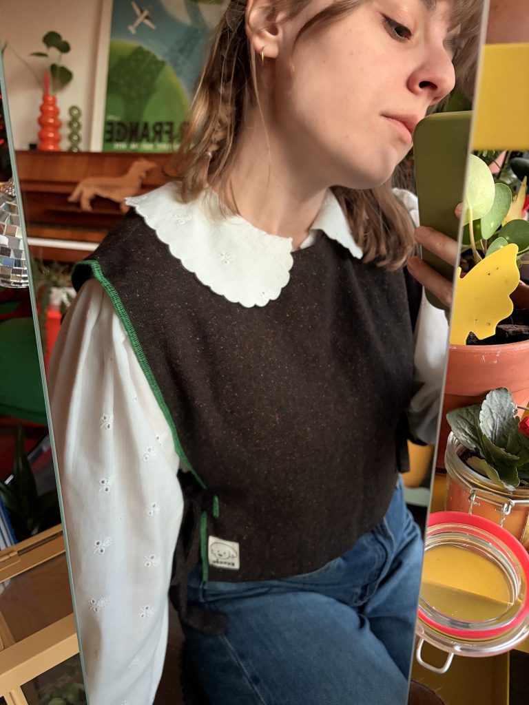 Plastron sans manches en laine mélangée